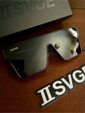 ICON black Sunglasses by TWO SVGE